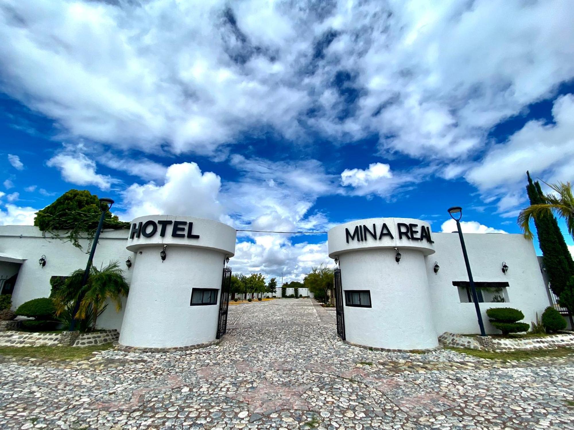 Hotel Mina Real Cedral Exterior photo